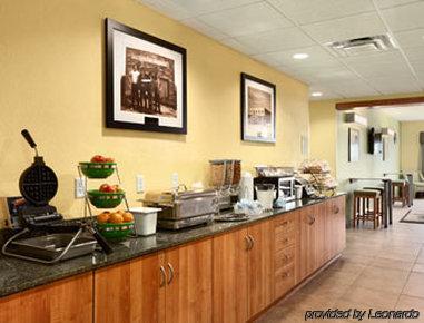 Microtel Inn & Suites By Wyndham Tuscumbia/Muscle Shoals Restoran gambar